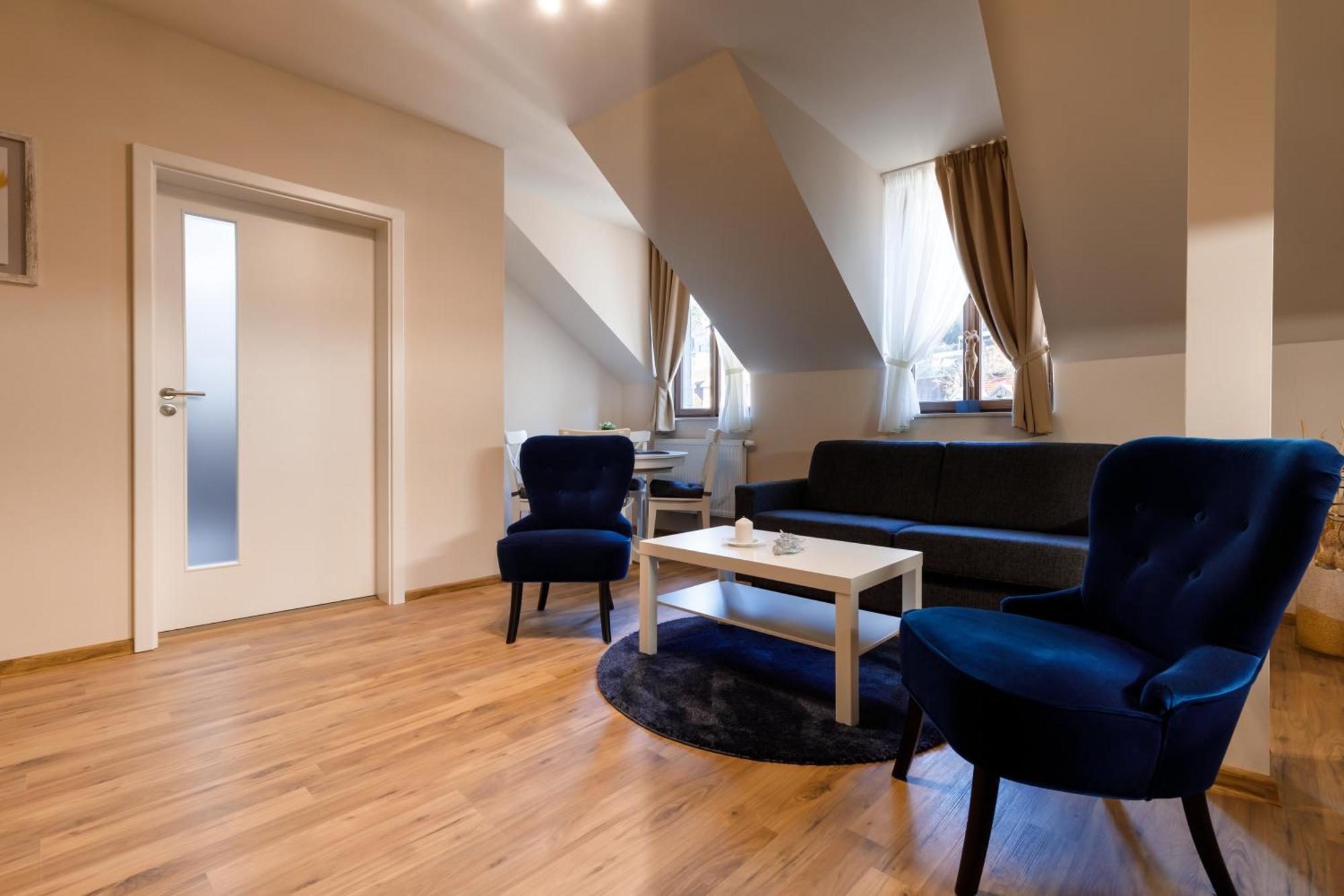 Apartments Menuet Karlovy Vary Habitación foto