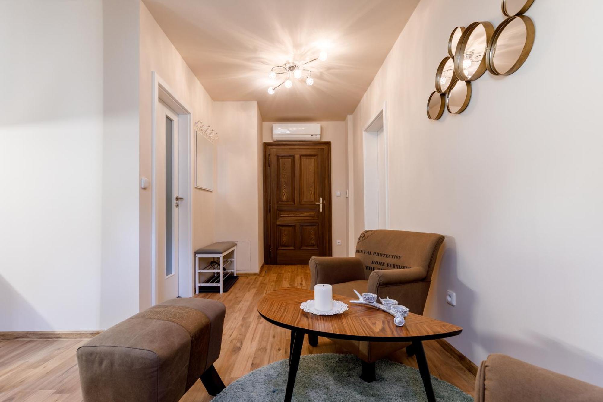 Apartments Menuet Karlovy Vary Habitación foto