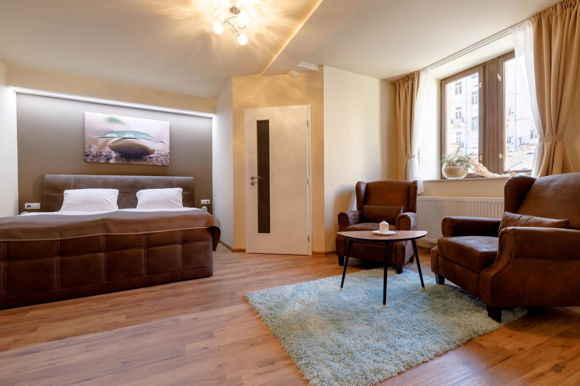 Apartments Menuet Karlovy Vary Habitación foto