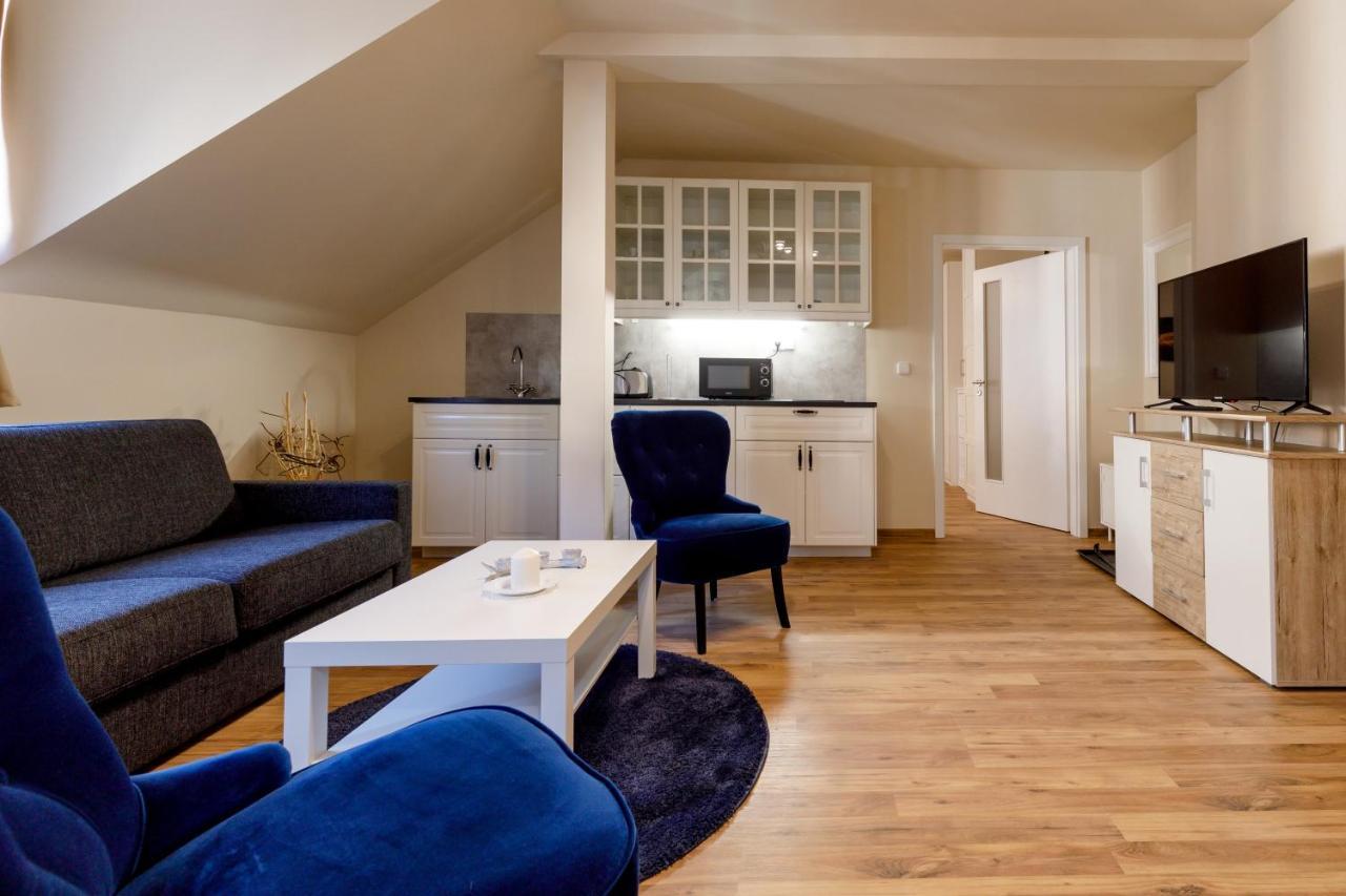 Apartments Menuet Karlovy Vary Habitación foto