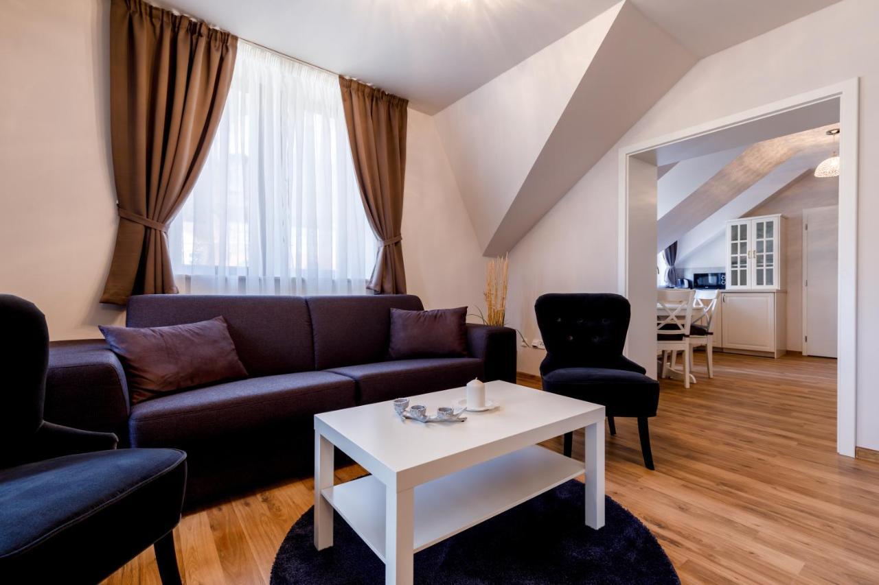 Apartments Menuet Karlovy Vary Exterior foto